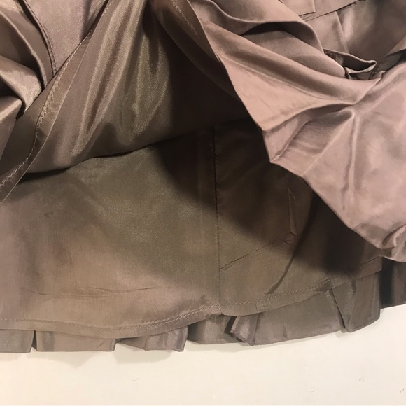 Banana Republic Layered Mini Skirt, Size: 6P, & Color: Tan - Picture 6 of 16